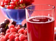 Как сварить вкусный компот из ягод?