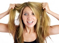 Как убрать желтый оттенок волос: советы для блондинок