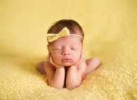 Как завязать бант на волосах ребенку?