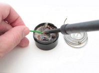 Как правильно паять паяльником?