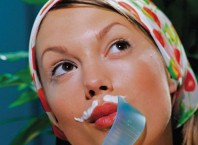 Как убрать волосы перекисью водорода на время?