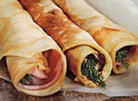 Как готовить блины с начинкой?