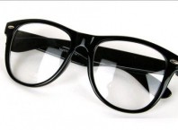 Как проверить линзы очков: стекло или пластик? Как проверить линзы очков: стекло или пластик?